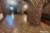 INCHIRIEZ SPATIU COMERCIAL ZONA CENTRU 