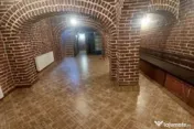INCHIRIEZ SPATIU COMERCIAL ZONA CENTRU 