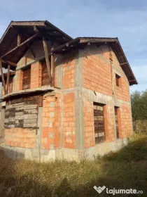 Casă de vanzare P+M, 93 mp, zona Nord-Vest