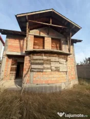 Casă de vanzare P+M, 93 mp, zona Nord-Vest 