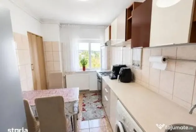 85 MP, 3 CAMERE, 2 BĂI ȘI 2 BALCOANE XXL! Zona ROLAST – TOTUL LA ÎNDEMÂNĂ!