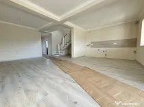 Casa 5 camere, 142mp, 300mp teren, despartita prin GARAJ in
