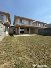 Casa 5 camere, 142mp, 300mp teren, despartita prin GARAJ in