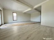 Casa 5 camere, 142mp, 300mp teren, despartita prin GARAJ in