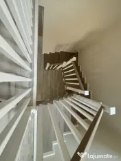 Casa 5 camere, 142mp, 300mp teren, despartita prin GARAJ in