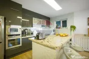 Vila moderna de familie cu 2 studiouri de vanzare | Comision 0% | 
