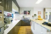 Vila moderna de familie cu 2 studiouri de vanzare | Comision 0% | 