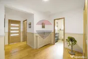 Vila moderna de familie cu 2 studiouri de vanzare | Comision 0% | 