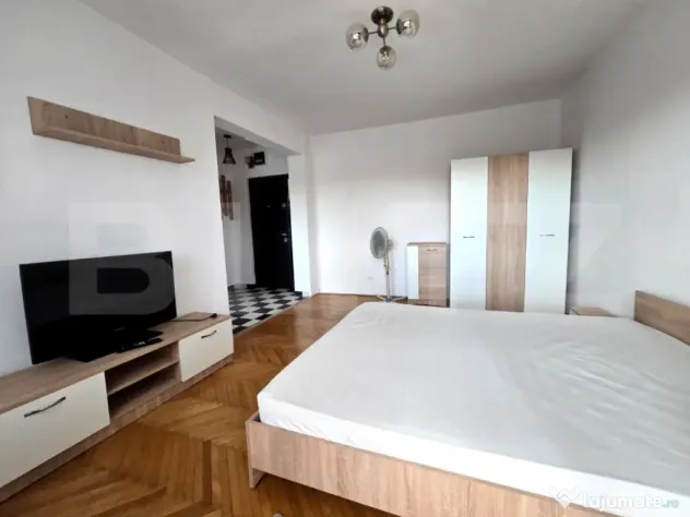 Garsoniera 28 mp cu balcon si vedere la Cetate – Zona Cent - Deva (Hunedoara)