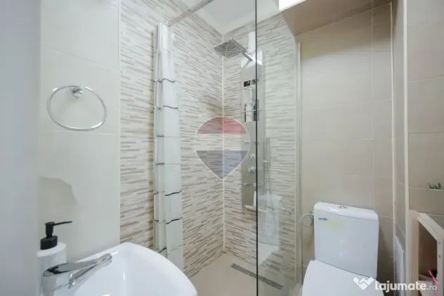 De vânzare apartament cu 3 camere în Oradea, zona Decebal - Oradea (Bihor)