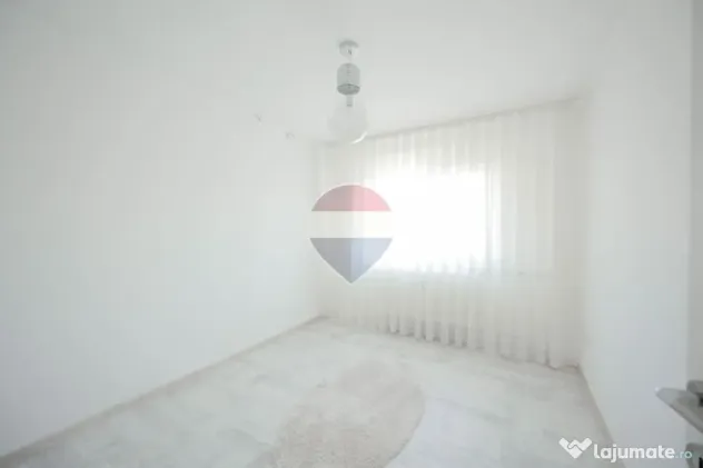 De vânzare apartament cu 3 camere în Oradea, zona Decebal - Oradea (Bihor)