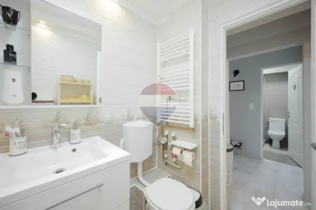 De vânzare apartament cu 3 camere în Oradea, zona Decebal - Oradea (Bihor)