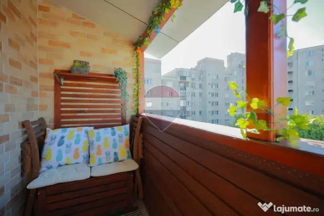 De vânzare apartament cu 3 camere în Oradea, zona Decebal - Oradea (Bihor)