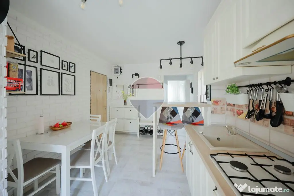 De vânzare apartament cu 3 camere în Oradea, zona Decebal - Oradea (Bihor)