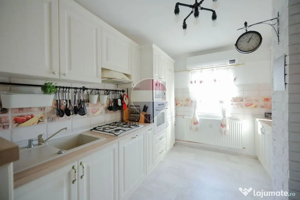De vânzare apartament cu 3 camere în Oradea, zona Decebal - Oradea (Bihor)