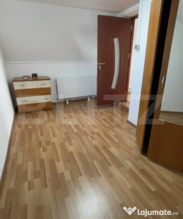 Vilă P+M cu 3 dormitoare, curte amenajată și utilități - Maracineni (Arges)
