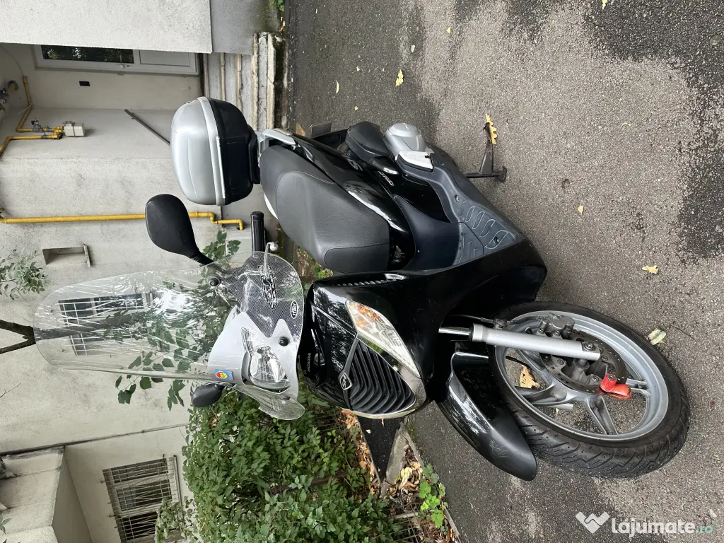 Scuter Honda SH 150i