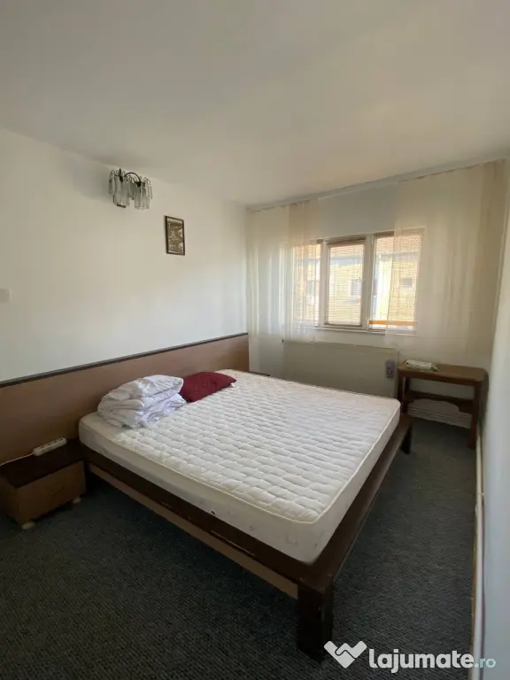 Looking for a flatmate (apartment for rent)