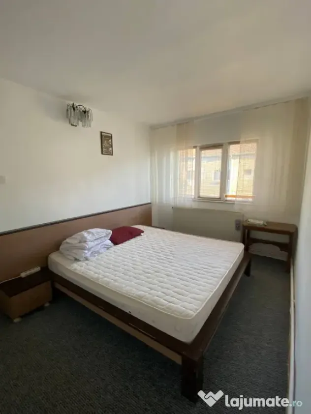 Looking for a flatmate (apartment for rent)