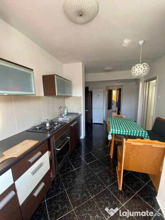 Looking for a flatmate (apartment for rent)