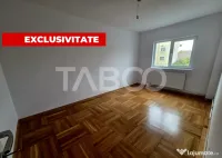 Apartament 70 mp semidecomandat 3 camere balcon 6 mp Bulevar