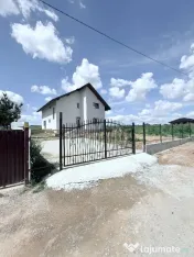 Casa noua cu etaj zona linistita in oras