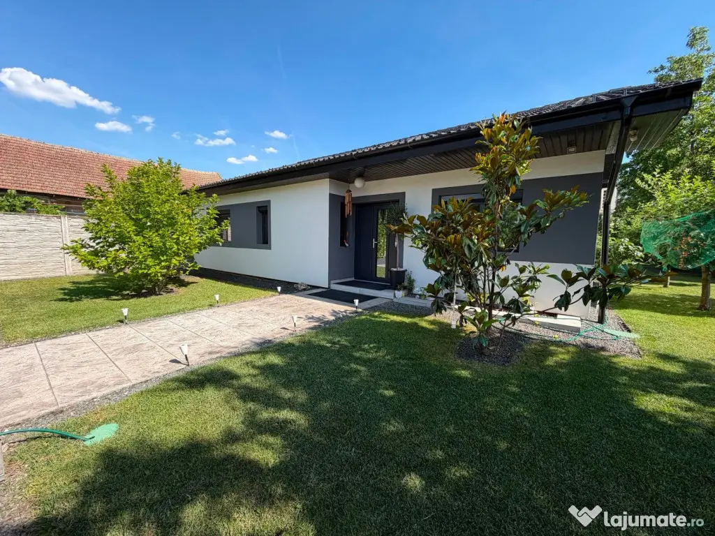 Casa individuala in Sacalaz | Piscina | Garaj | Teren 1000 m - Sacalaz (Timis)