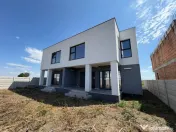 Duplex | COMISION 0 | Curte amenajata | Toate utilitatile | 