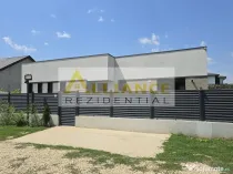 Casa 4 Camere | 500 m de Blv.