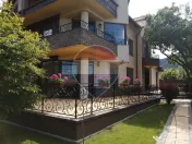 Casă / Vilă cu 9 camere de vânzare