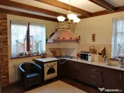 Casă / Vilă cu 9 camere de vânzare
