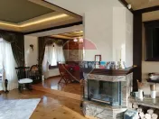 Casă / Vilă cu 9 camere de vânzare