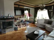 Casă / Vilă cu 9 camere de vânzare