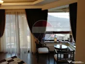 Casă / Vilă cu 9 camere de vânzare