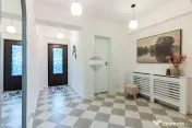Casă / Vilă de vanzare cu 7 camere în Vatra Luminoasa, metrou, parc 