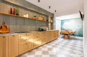 Casă / Vilă de vanzare cu 7 camere în Vatra Luminoasa, metrou, parc 