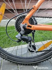 Bicicleta Giant Boulder - roti 26" - cadru aluminiu 