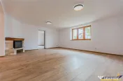 Proprietate si cu potential investitional, 2 imobile, vila 5