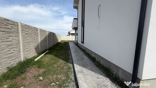Duplex Despartit | Curte mare | Pozitie buna | Toate utilita - Mosnita Veche (Timis)