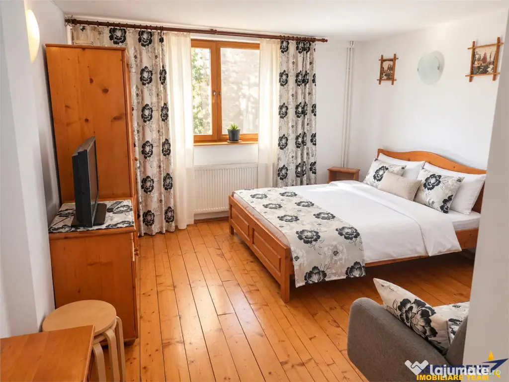 Pensiune turistica la cheie, in plina activitate, 10 camere - Brasov (Brasov)