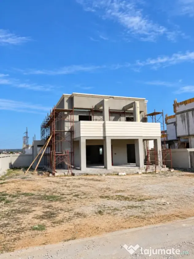 Casă de vânzare, 250 mp, zona Exterior Est - Craiova (Dolj)