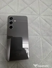 Samsung S24 fe cu un defect mic