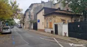 Casă pe parter, curte proprie, Metrou Basarab 