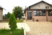 Casa de inchiriat in Vacaresti, 7 km de Targoviste spatiu ge 