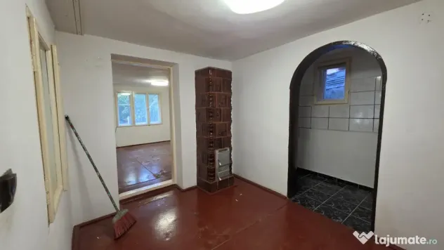 Casa individuala cu 4 camere, curte generoasa si anexa in Pl - Timisoara (Timis)
