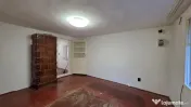 Casa individuala cu 4 camere, curte generoasa si anexa in Pl 