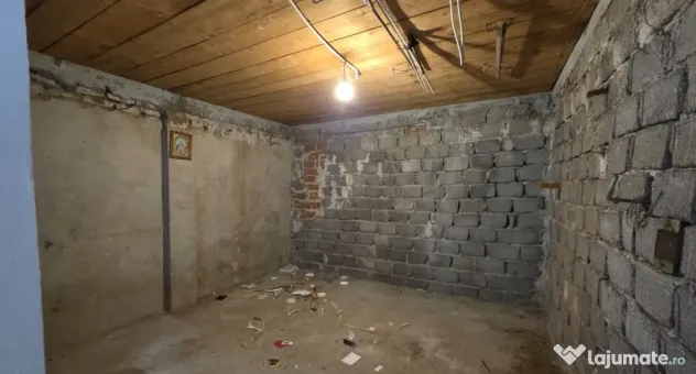 Casa individuala cu 4 camere, curte generoasa si anexa in Pl - Timisoara (Timis)