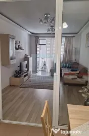 Vând apartament 3 camere decomandat-zona Tractorul/Isaran 
