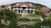 Casa individualapretabil pensiune pe Clisura Dunarii 