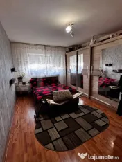 Apartament 2 camere, decomandat, zona Blocuri 